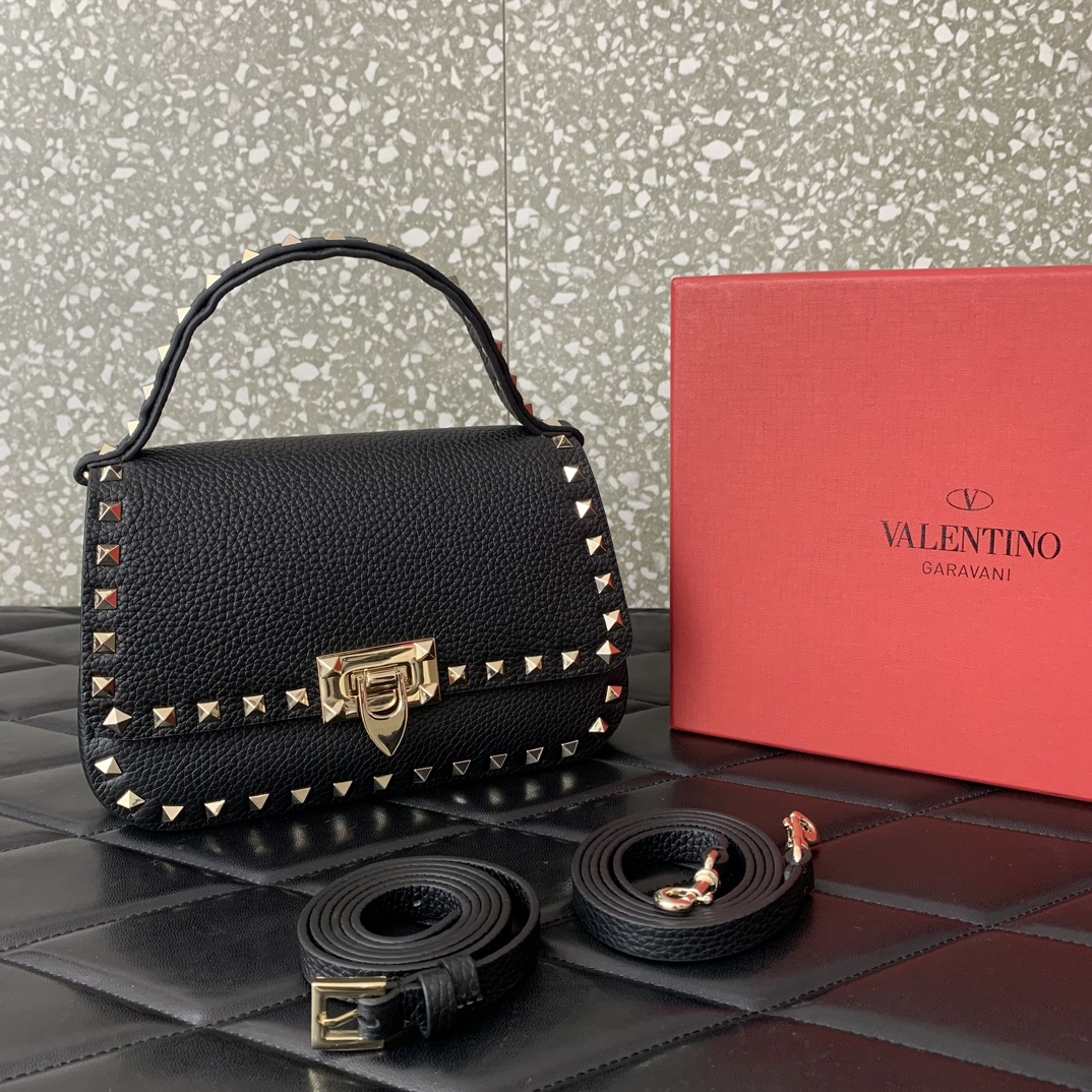 Valentino Garavani Rockstud Handbag Shoulder Bag in Black Grainy Calfskin